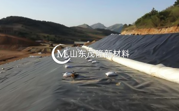 《崇義縣思順鄉(xiāng)垃圾填埋場》土工布、土工膜施工