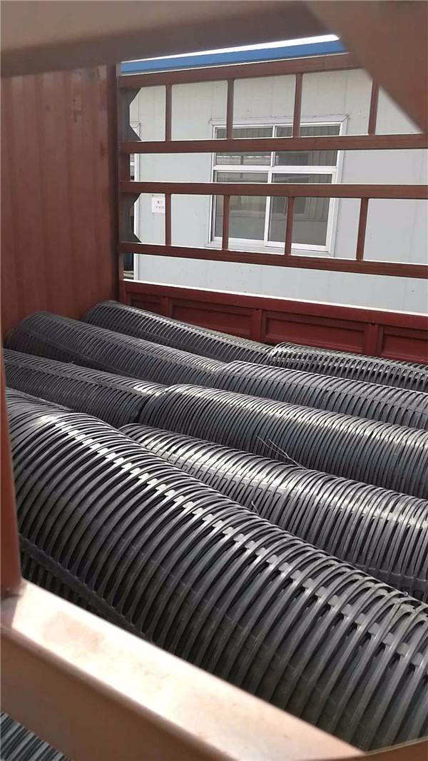 土工格柵的搭接不到位的現(xiàn)象