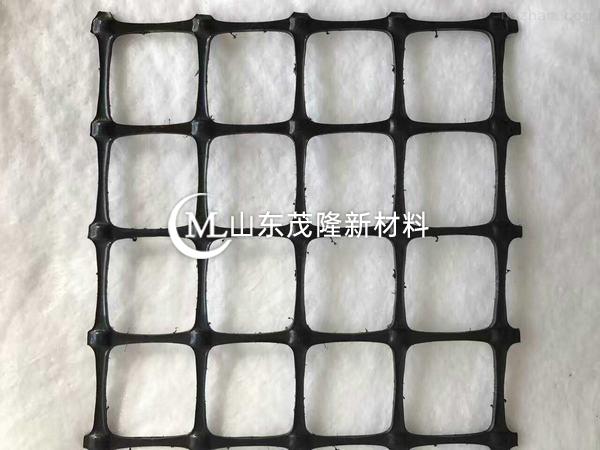 綁扎法讓塑料土工格柵連接的更扎實(shí)