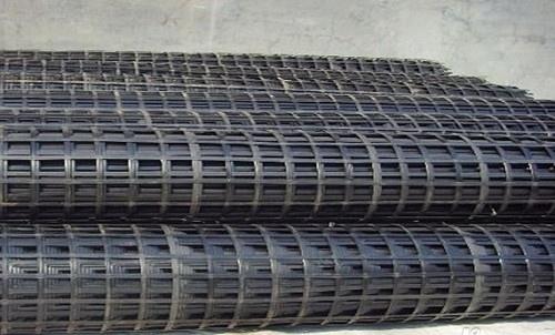 鋼塑土工格柵應(yīng)用于高填方邊坡的操作要領(lǐng)