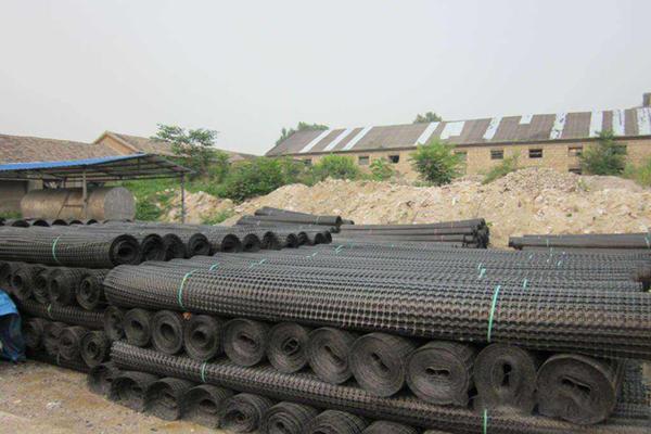 經編土工格柵的如何施工呢？  第1張