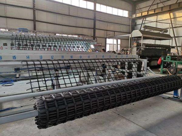 在瀝青覆蓋層上鋼塑土工格柵有哪些作用呢？  第1張