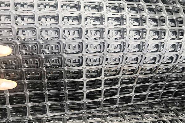 經(jīng)編滌綸土工格柵再施工中有哪些注意事項(xiàng)呢？  第3張