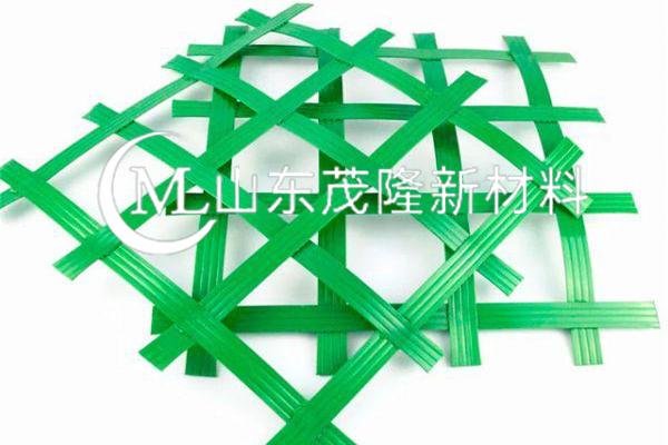 聚酯PET焊接土工格柵是什么？解析材料特性與應(yīng)用領(lǐng)域  第1張