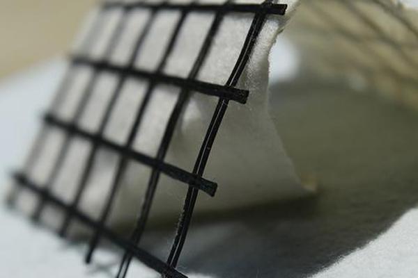 復(fù)合土工格柵墊詳解：作用、特點(diǎn)與應(yīng)用領(lǐng)域  第2張