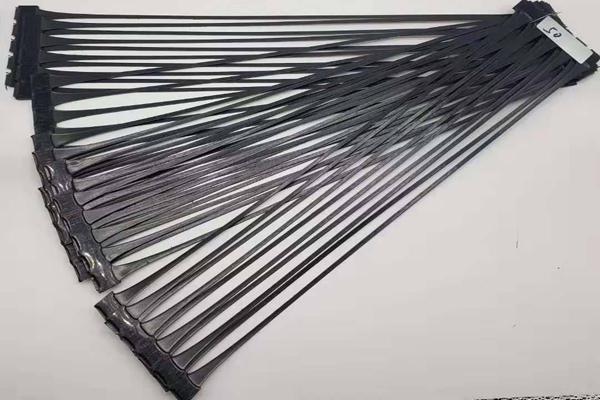 pp-pe單向拉伸塑料土工格柵：作用與應(yīng)用解析  第1張