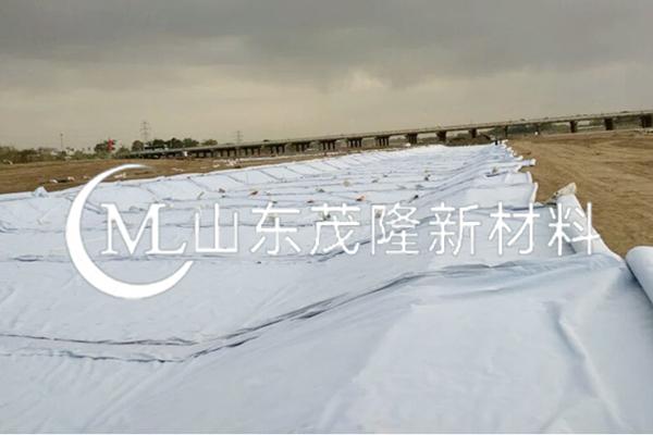 《松花江一級支流英格吐河上游生態(tài)保護修復(fù)工程項目》土工布施工