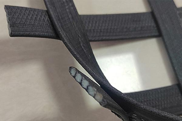 高韌性聚酯紗線集束土工格柵可以用在混凝土路面中嗎  第2張